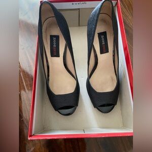 ♥️Classic Jeanne Beker Black Pumps w/ Peep Toe, Excellent Condition (Box Incl.)